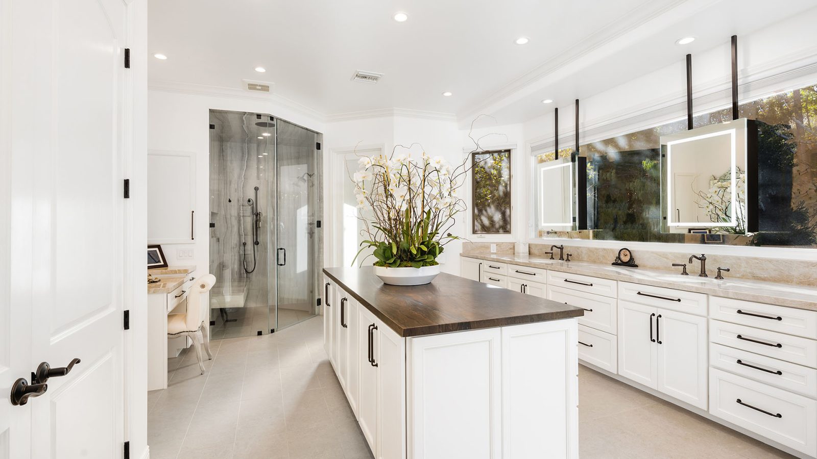 Interior shot of the kitchen of a Luxury Home in Calabasas California